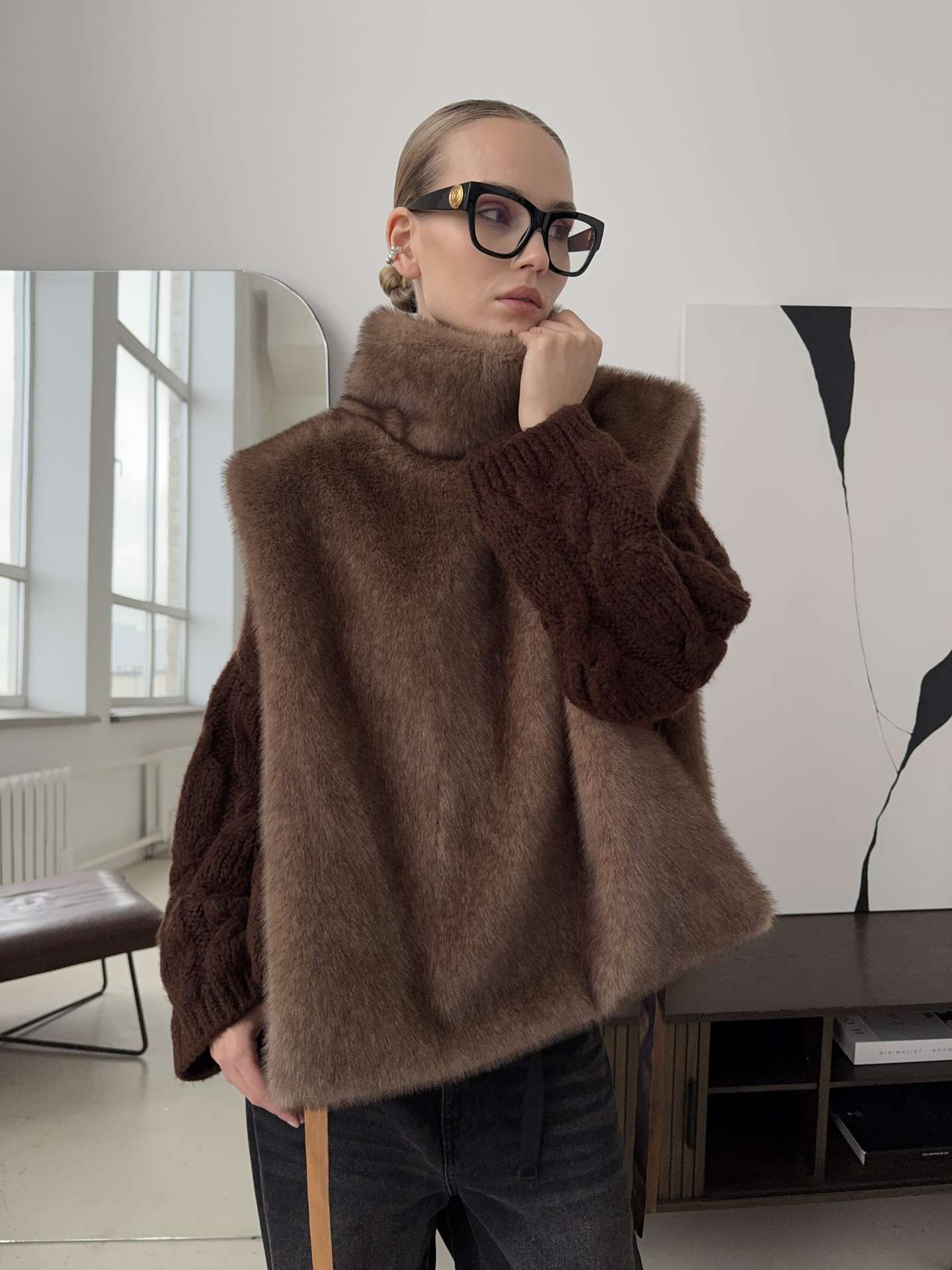 Коричневый