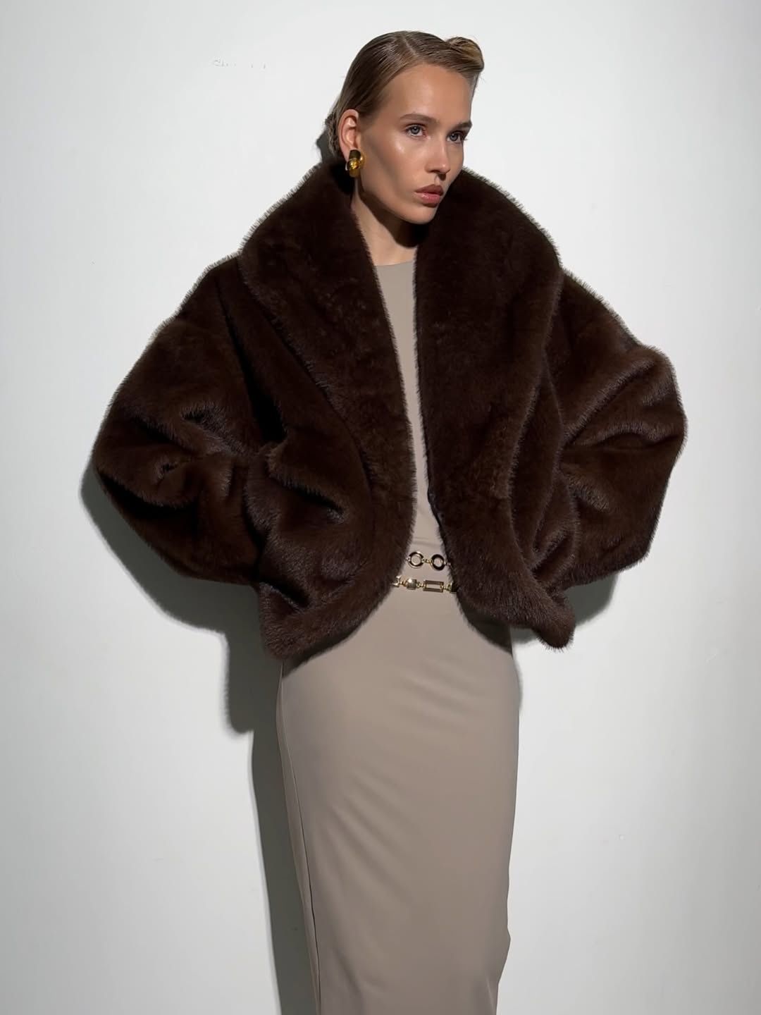 Коричневый