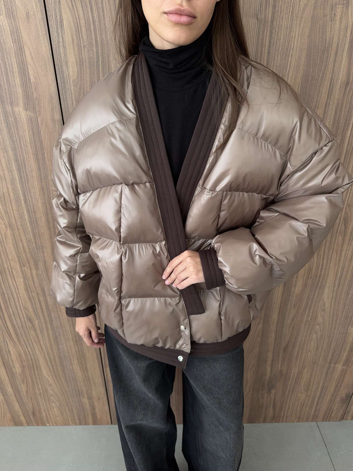 Коричневый