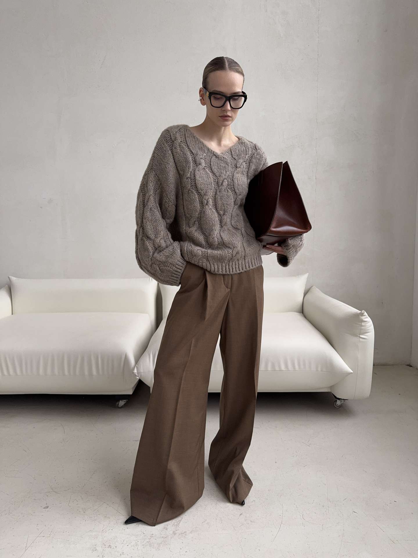 Коричневый